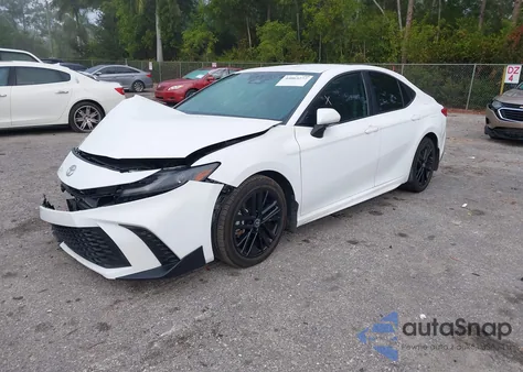 2025 Toyota Camry Se z USA, uszkodzony, nr VIN 4T1DAACK4SU607964